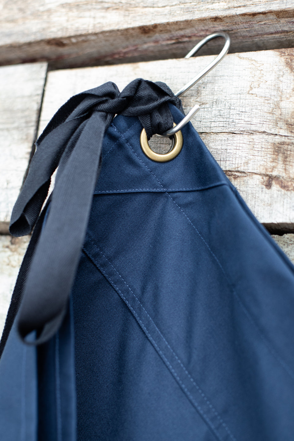 LOT 16: Navy Waist Apron with Curved Pockets | Regular