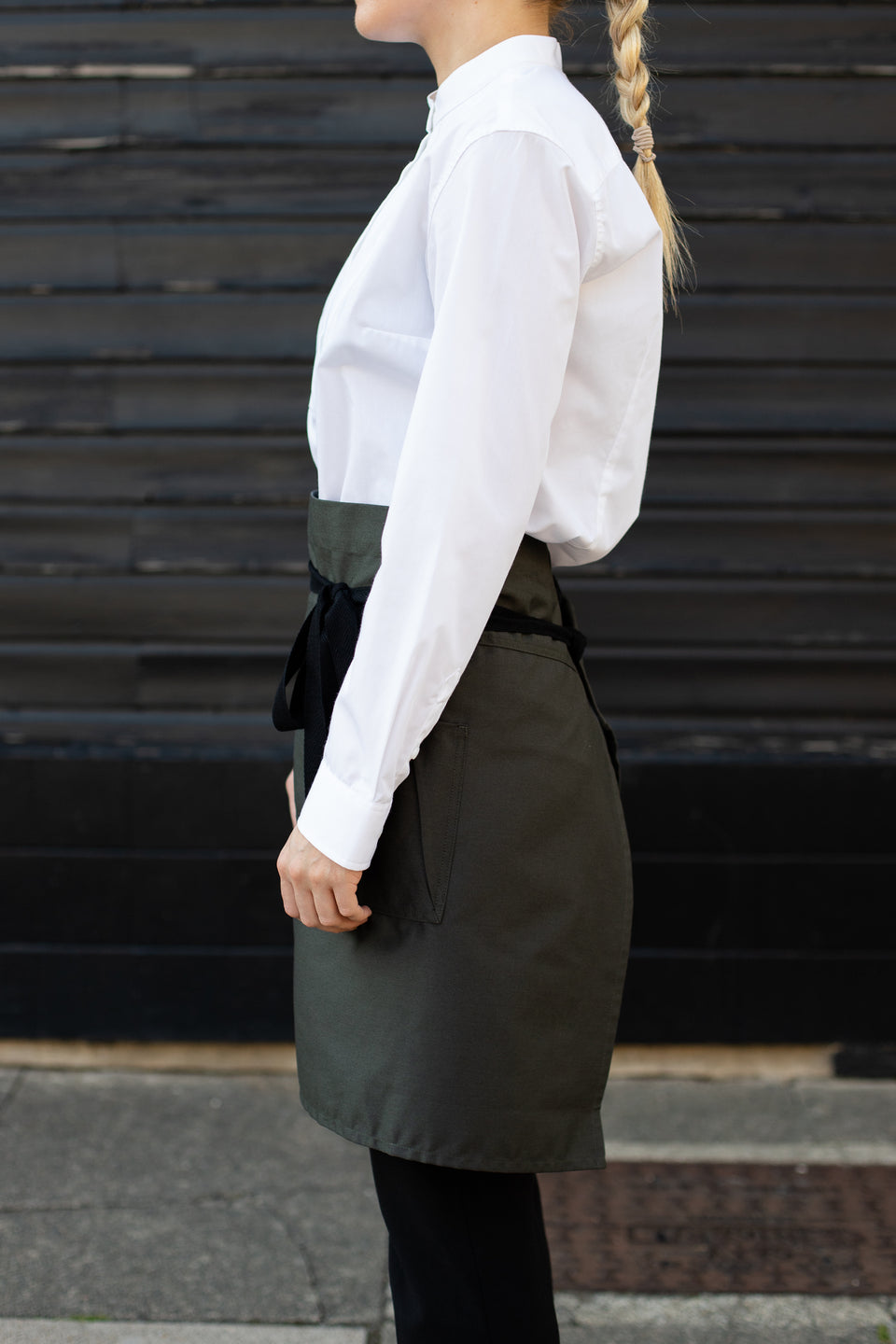 LOT 07: Olive Waist Apron with Curved Pockets | Regular